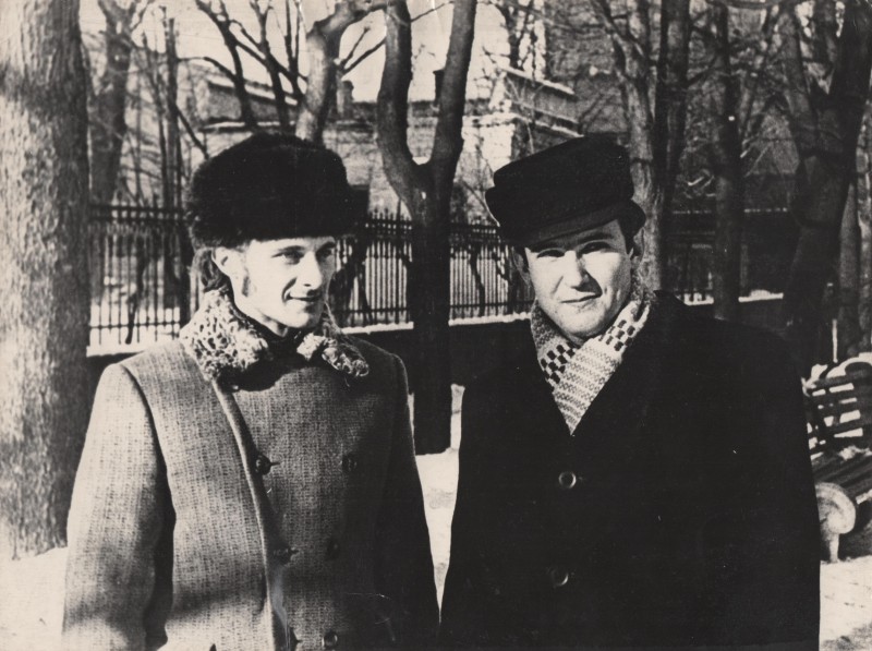 Фотографія. В. Івасюк з Левком Дутківським. 1972 рік.