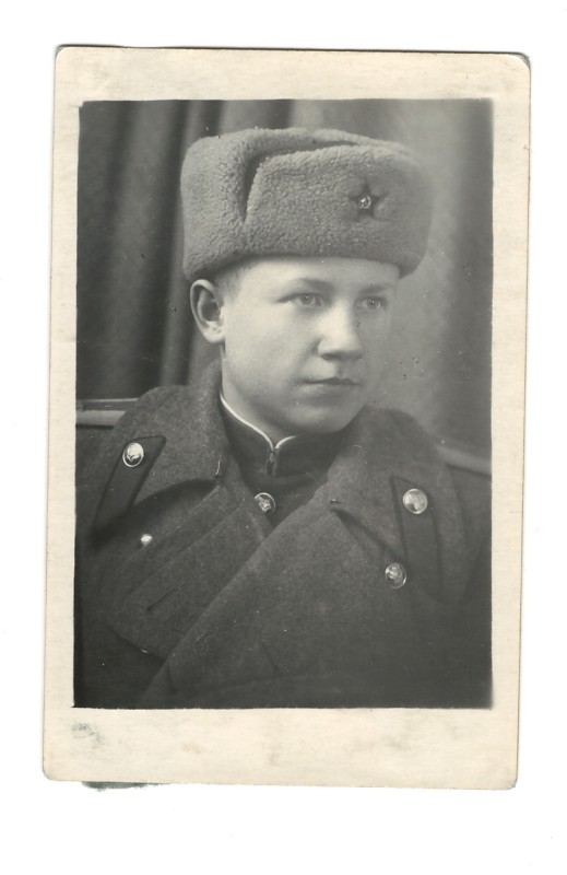 Фото портретне . Лелеченко Олександр Григорович - заступник начальника електроцеху Чорнобильської атомної електростанції, учасник ліквідації наслідків аварії на ЧАЕС. 1958 р.