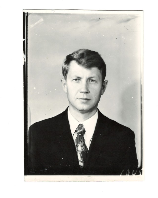 Контротип з контрольним віддруком фото портретного Лелеченка Олександра Григоровича - заступника начальника електроцеху 4-го енергоблоку Чорнобильської АЕС, учасника ліквідації наслідків аварії на ЧАЕС. 1985 р.