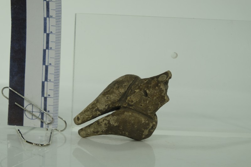 Глиняна жіноча фігурка