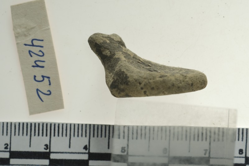 Сидіння глиняне зі спинкою (крісло)