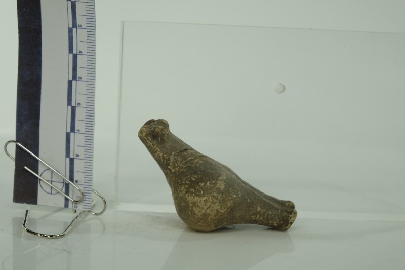 Глиняна жіноча фігурка