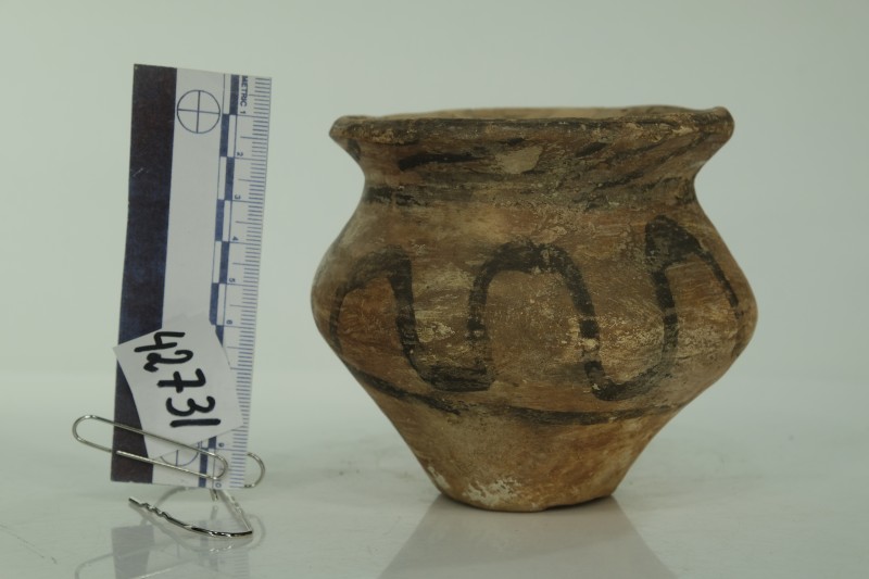 Глиняний горщик із відігнутим вінцем