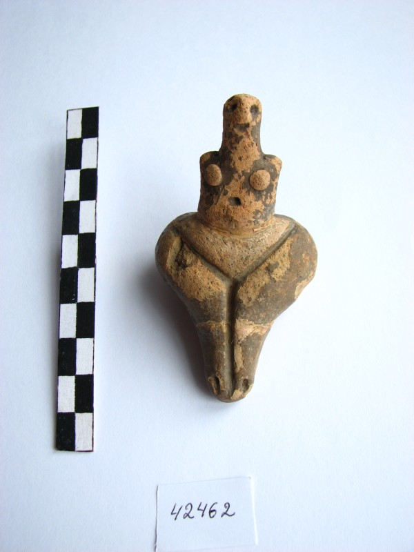 Глиняна жіноча фігурка