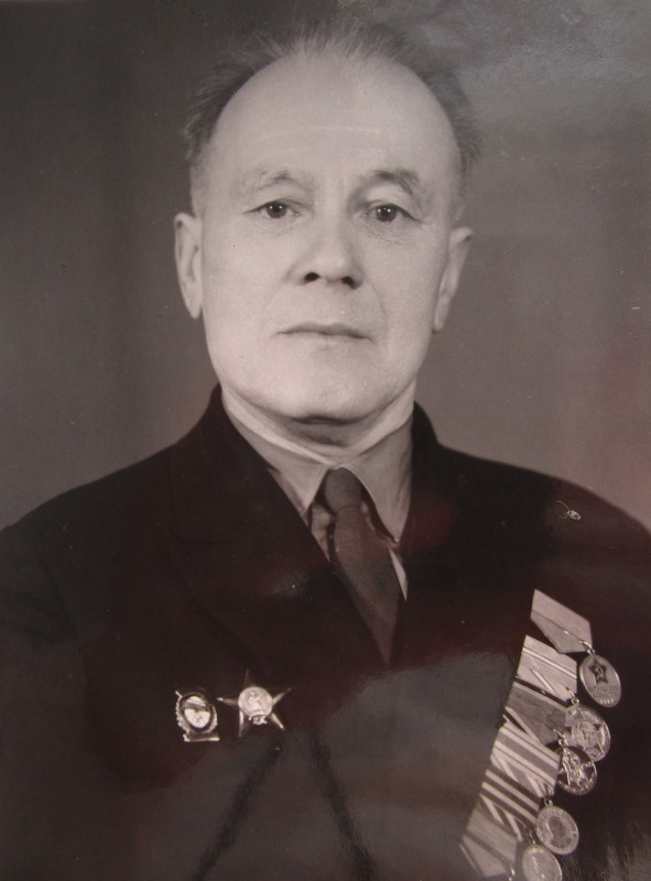 Фото. Юнак Михайло Іванович, вагонне депо.