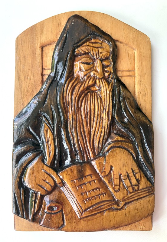 Барельєф різьблений «Нестор Літописець»