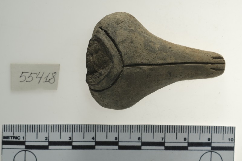 Жіноча глиняна фігурка