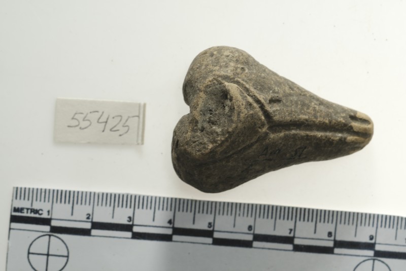 Жіноча глиняна фігурка