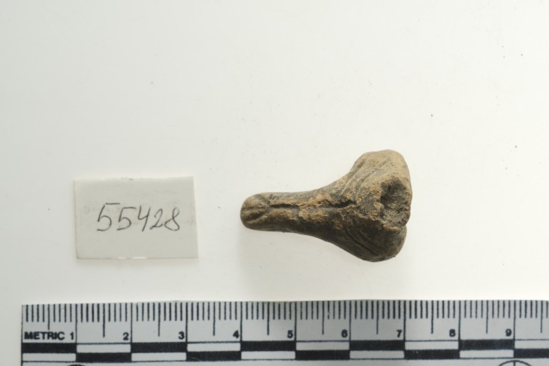 Жіноча глиняна фігурка