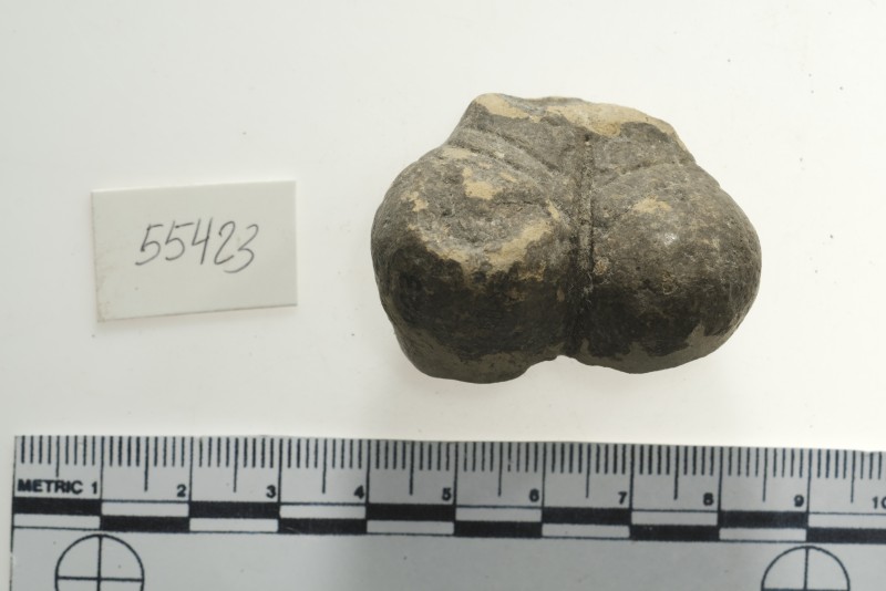 Жіноча глиняна фігурка