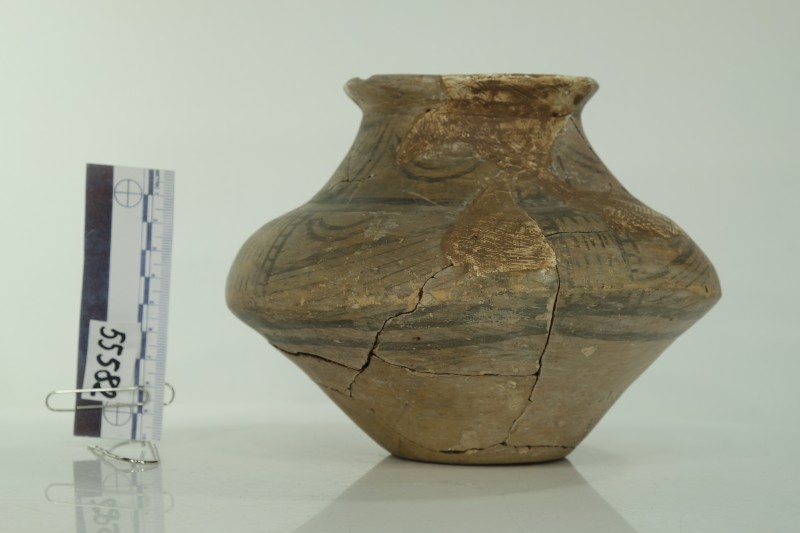 Глиняна розписна посудина