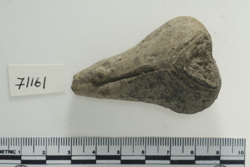 Жіноча фігурка сіроглиняна