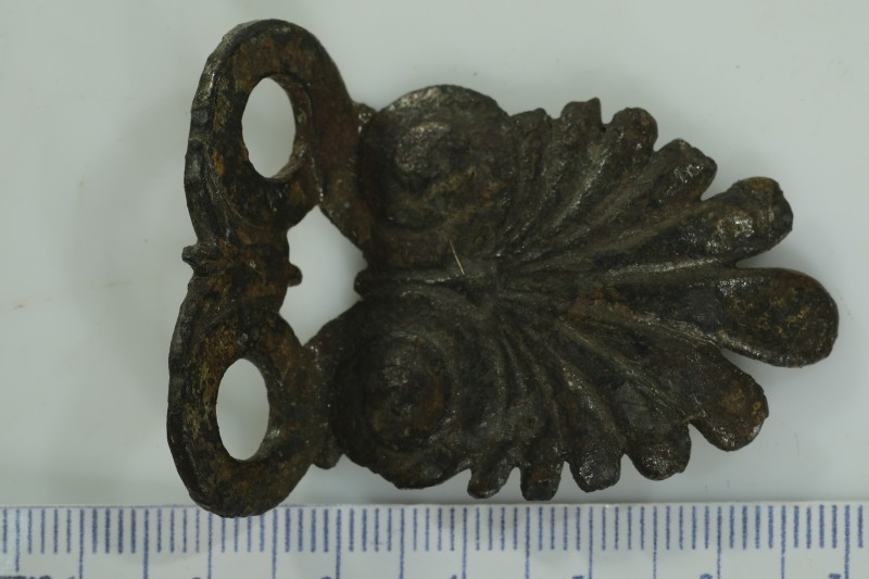 Вушко бронзової посудини