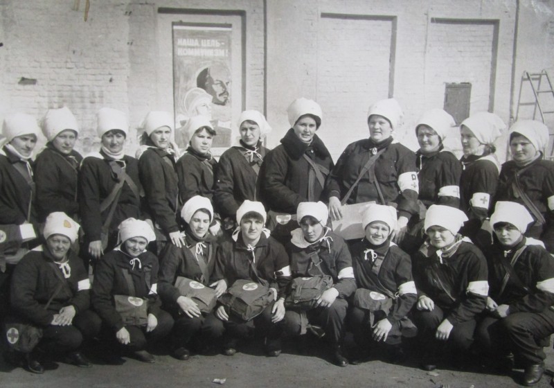 Фото групове. Навчання з цивільного захисту. Працівниці молочноконсервного заводу.