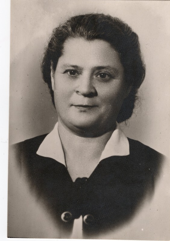 Фотографії чорно- білі з колекції М.А.Кухаревої, Заслуженого вчителя школи №1 м.Здолбунів