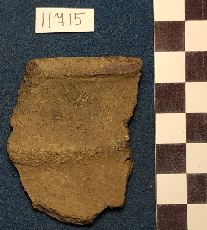 Фрагмент вінець  ліпної сіроглиняної посудини (бронза)