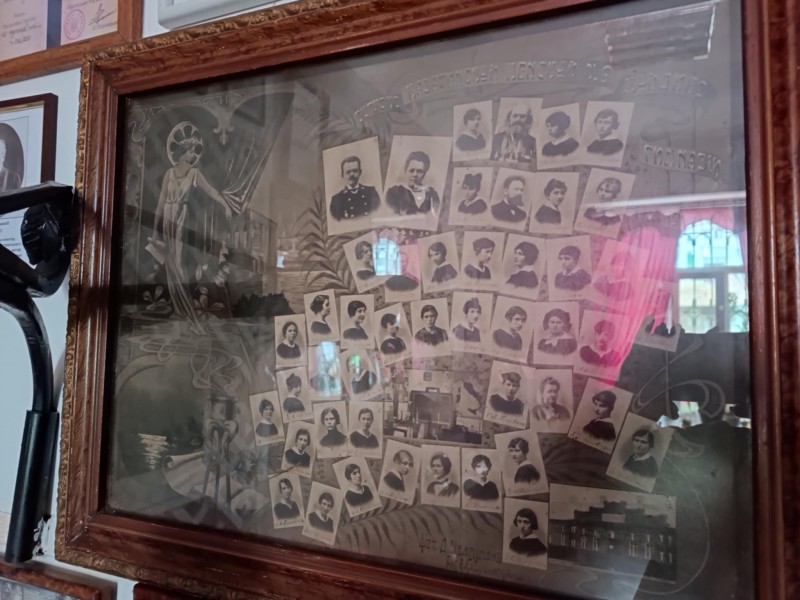 Фото. Випуск жіночої приватної гімназії.