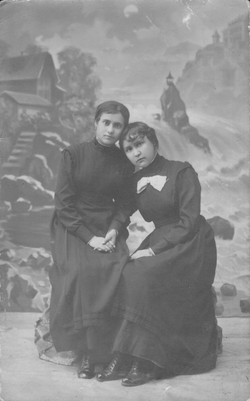 Фото ровесниць офіцера царської Армії Смірнова М.