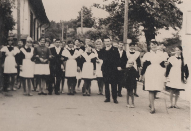 Фотографія. В. Івасюк на шкільній лінійці. 1966 рік.