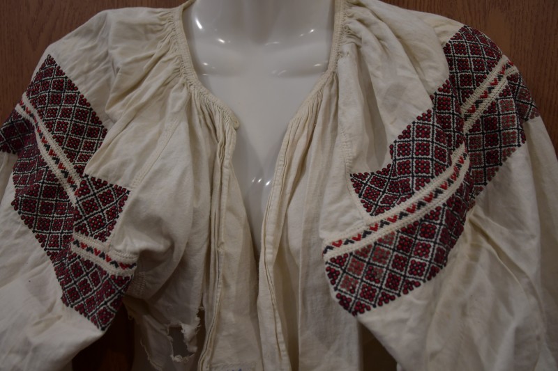 Сорочка( фрагмент)  жіноча, вишита