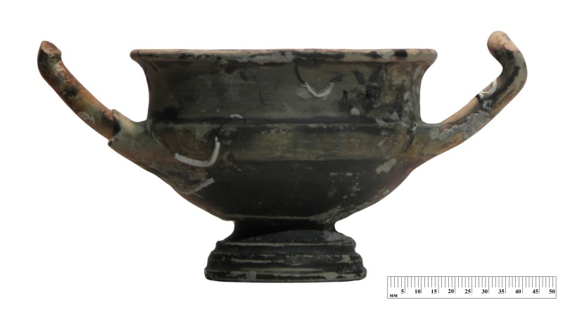 Чорнолакова чашка-канфар