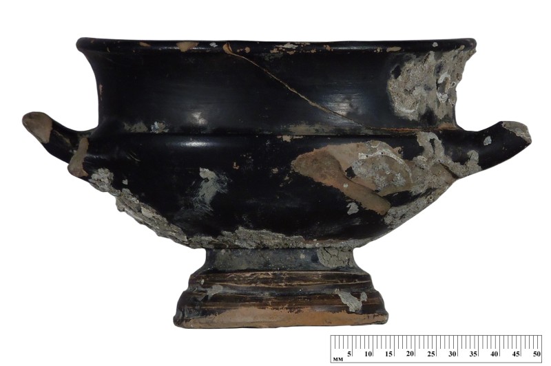 Чаша-канфар чорнолакова