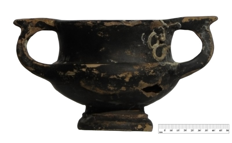 Чорнолаковий канфар