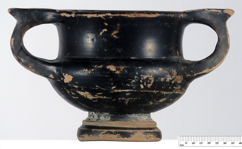 Чорнолаковий канфар