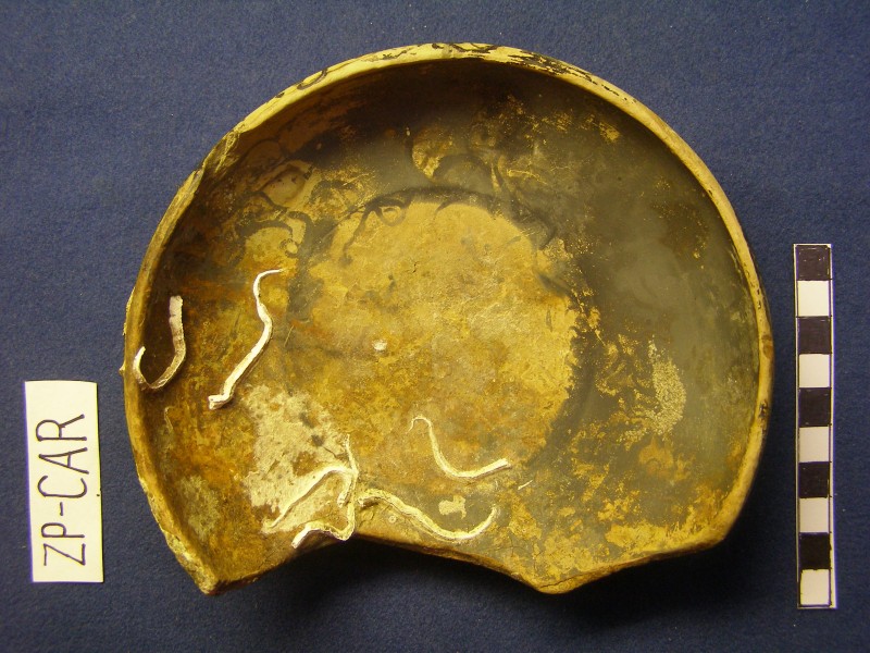 Миска чорнолакова