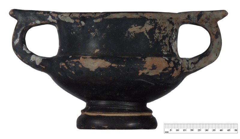 Чорнолаковий канфар