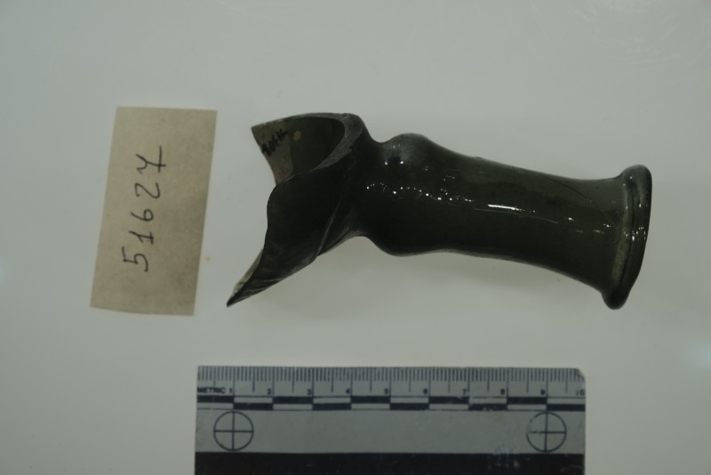 Фрагмент верхньої частини скляної посудини