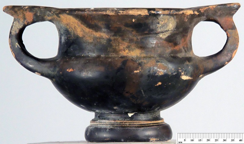 Чорнолаковий канфар