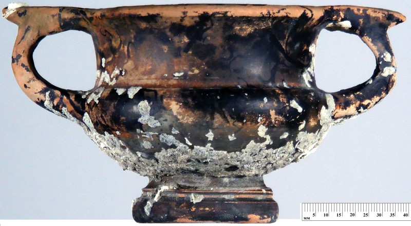 Чорнолаковий канфар