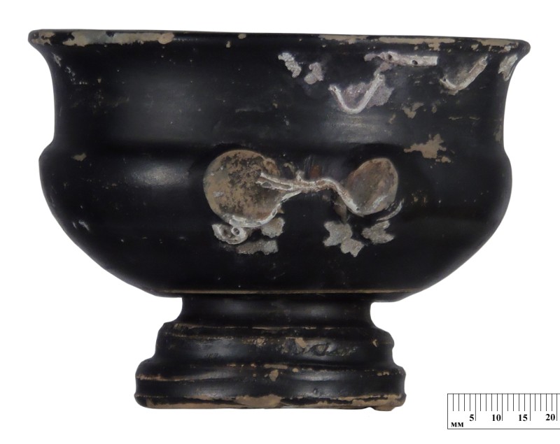 Чаша-канфар чорнолакова