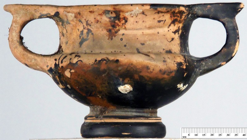 Чорнолаковий канфар