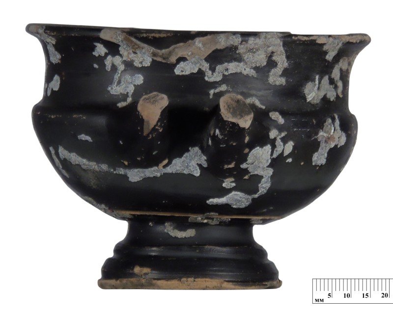 Чаша-канфар чорнолакова