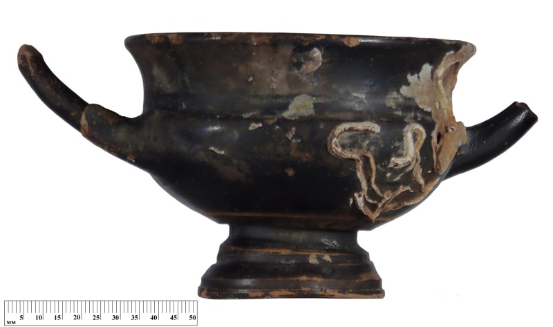 Чаша-канфар чорнолакова