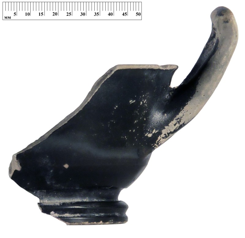 Фрагмент чорнолакового кіліка