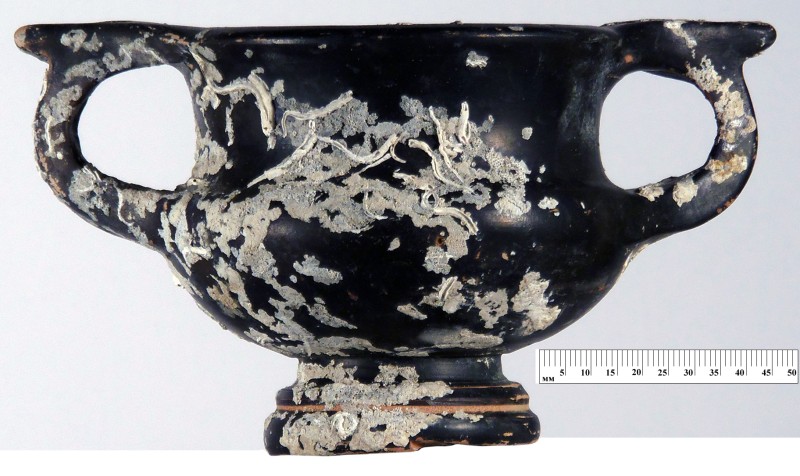 Канфар чорнолаковий