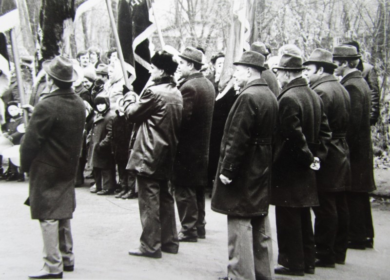 Фото групове. Падалко Г.Г. на демонстрації.
