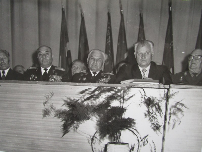 Фото групове. Зустріч ветеранів які звільняли місто Бахмач.