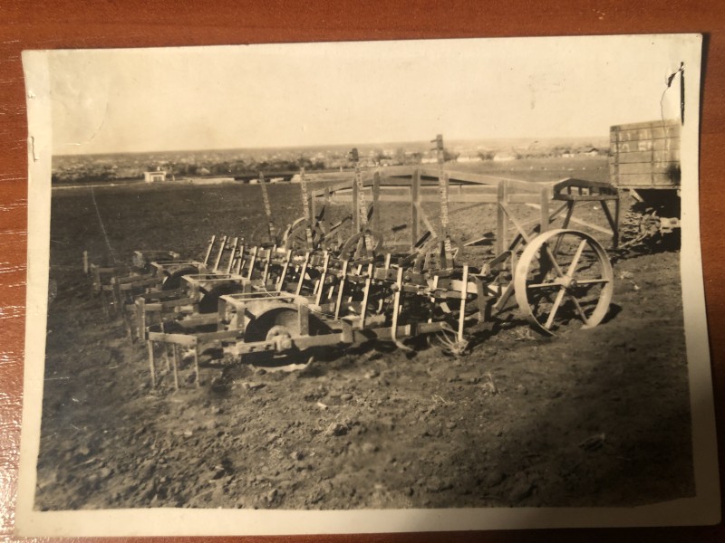 Фотографія лісопосадкової машини 1948 р.
