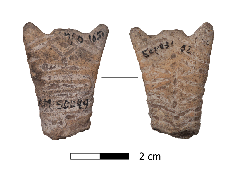 Верхня частина жіночої антропоморфної статуетки.