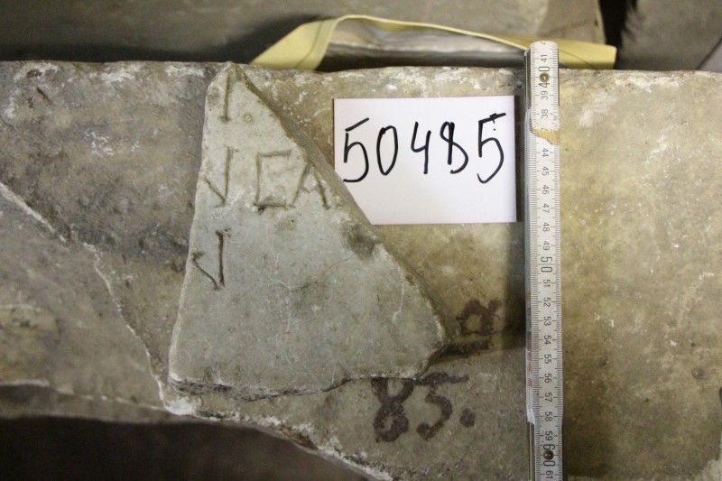 Уламок плити з грецьким написом