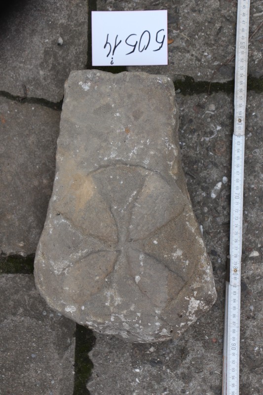 Карниз або частина надгробної стели