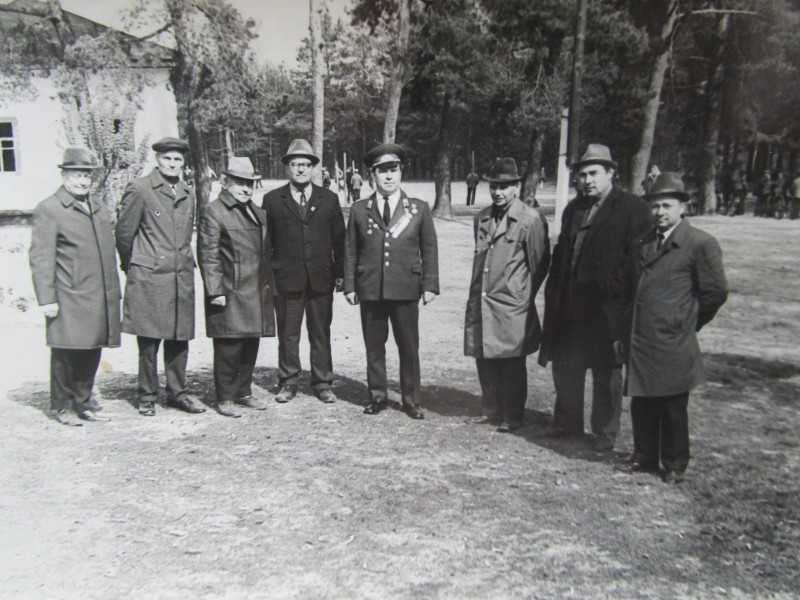 Фото групове. Зліт директорів шкіл після гри "Зарниця".