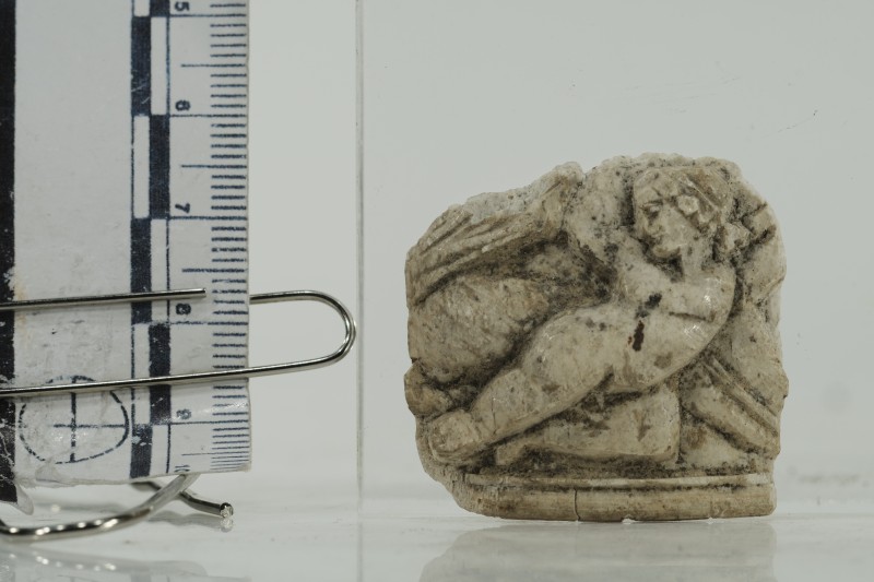 Фрагмент кістяної пластинки