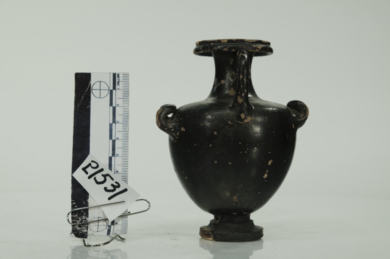 Гідрія чорнолакова маленька