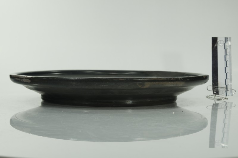 Тарілка чорнолакова