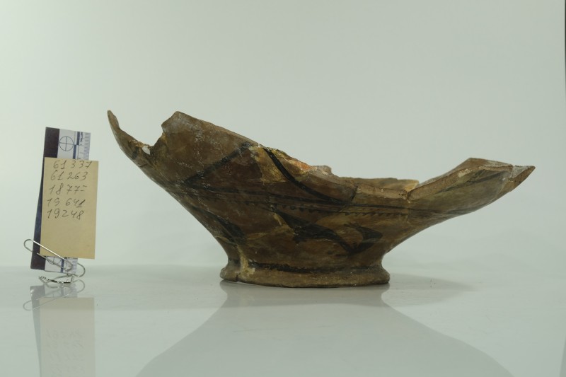 Три фрагмента стінки червноглиняної посудини